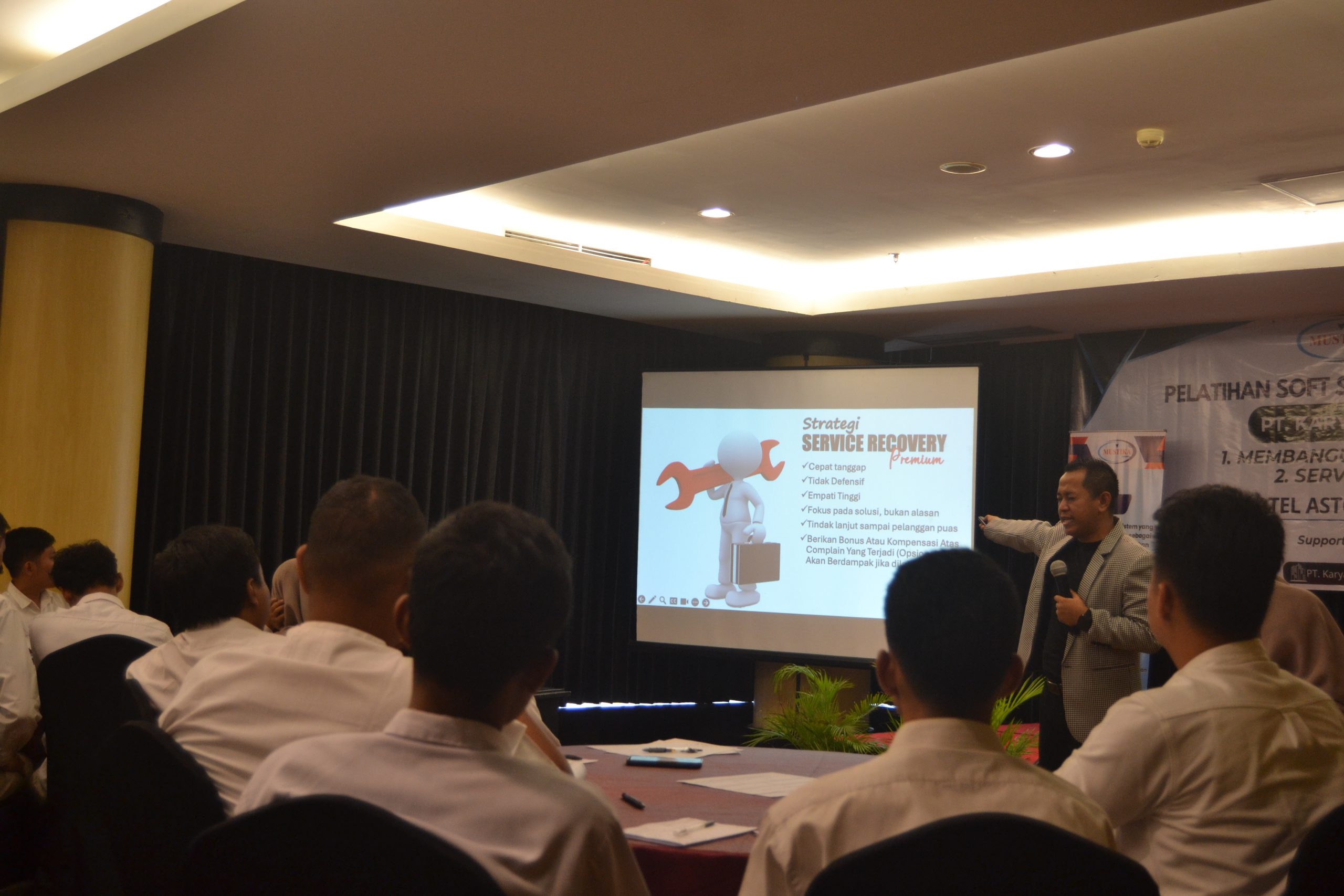 Trainer Service Excellence Sampang