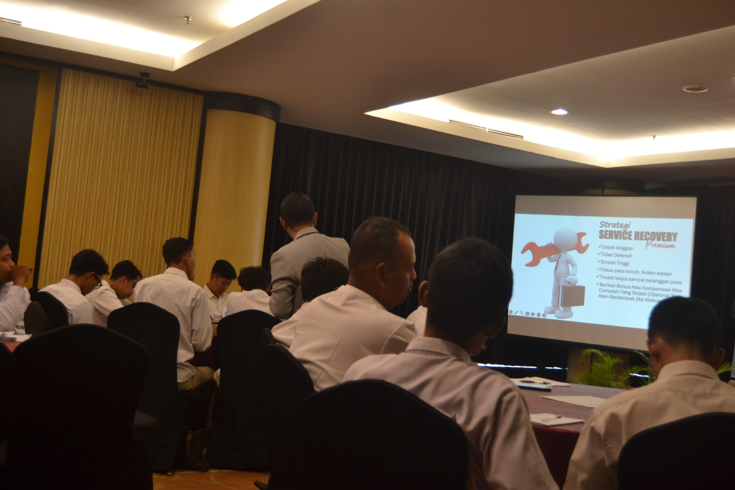 Trainer Service Excellence Trenggalek